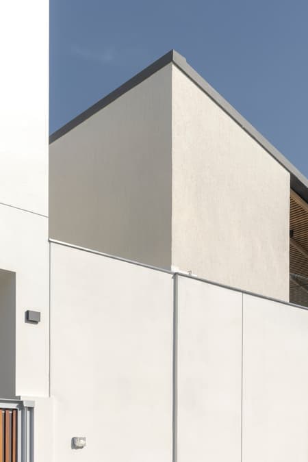 Baan Tectonix House